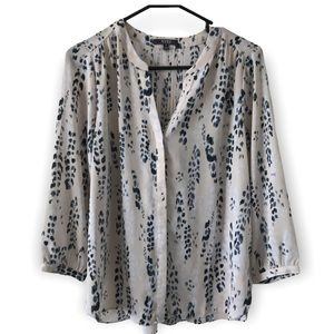 NYDJ cream and blue button down blouse pleated crepe 3/4 sleeve